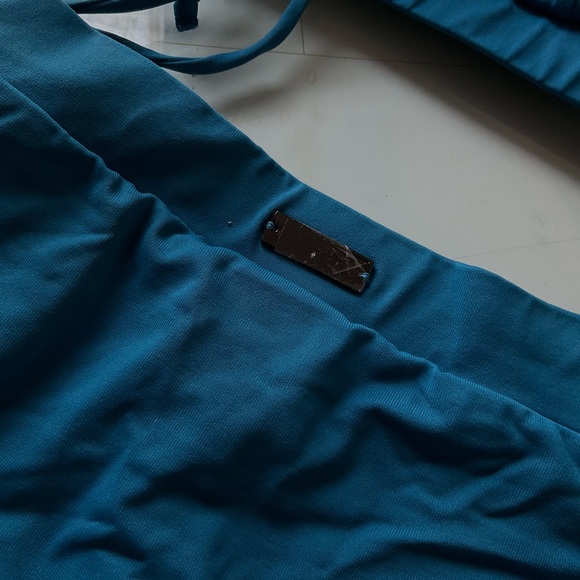 GYMSHARK  High Support Swimsuit 🦈 - Picture 5 of 9